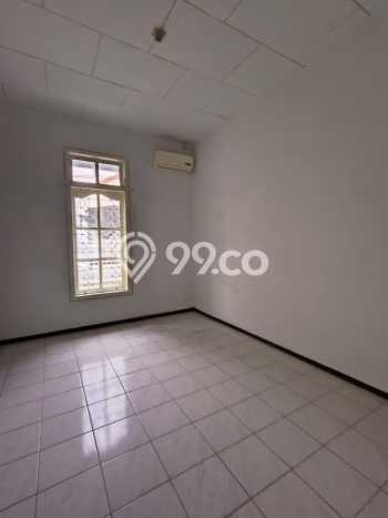 Hunian Cantik Modern Lb 165m2 di Dukuh Pakis, Surabaya Hunian Cantik Modern Lb 165m2 di Dukuh Pakis, Surabaya