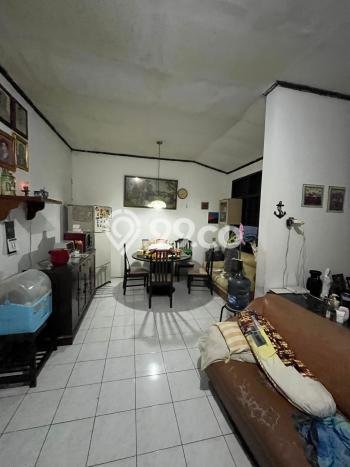 Rumah Modern 3 KT di Raya Darmo Surabaya Unfurnished Rumah Modern 3 KT di Raya Darmo Surabaya Unfurnished