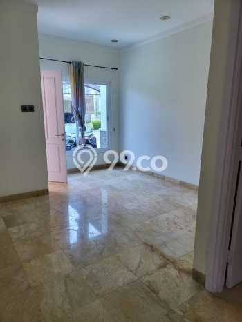 Disewakan! Rumah 4 Kamar Tidur &
2 Kamar Mandi di Citraland, Surabaya Disewakan! Rumah 4 Kamar Tidur &
2 Kamar Mandi di Citraland, Surabaya