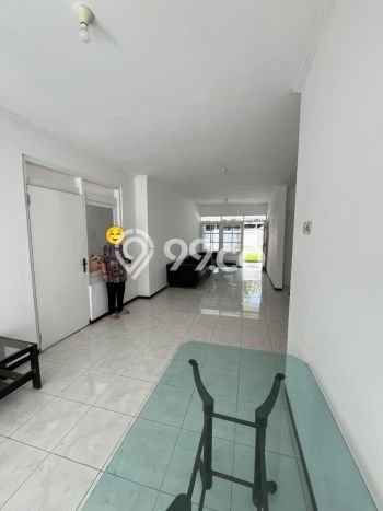 Rumah Modern Cantik 2 KT Siap Huni di Darmo permai Rumah Modern Cantik 2 KT Siap Huni di Darmo permai
