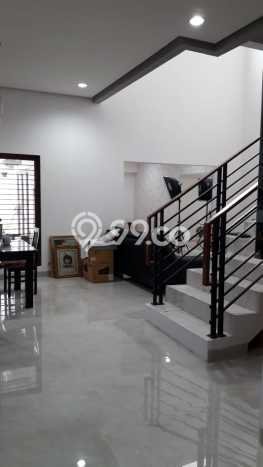 Ready to Use! Luxury House LT 200m2 Desain Elegan di Serpong Villa Melati Mas Ready to Use! Luxury House LT 200m2 Desain Elegan di Serpong Villa Melati Mas