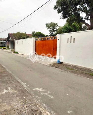 Lahan Kosong Dijual di Solo dengan Area 1402m2 Lahan Kosong Dijual di Solo dengan Area 1402m2