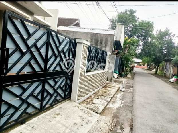 Jual Rumah Siap Huni di Laweyan Solo Harga Rp 2,2 Juta LT 211m2 Jual Rumah Siap Huni di Laweyan Solo Harga Rp 2,2 Juta LT 211m2