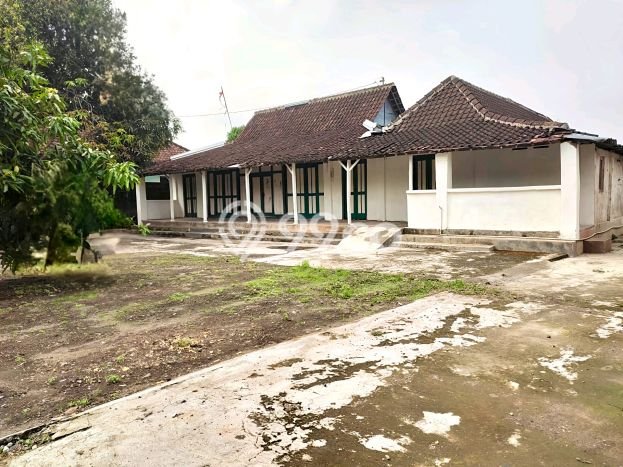 Lahan Kosong Dijual di Solo dengan Area 1402m2 Lahan Kosong Dijual di Solo dengan Area 1402m2