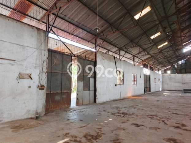 Gudang Area Strategis Kawasan Kalideres, Luas 1425m², Akses Utama Gudang Area Strategis Kawasan Kalideres, Luas 1425m², Akses Utama