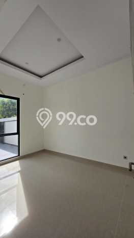 Rumah Luas Asri 3 KT Siap Pakai di Meruya Jakarta Barat Rumah Luas Asri 3 KT Siap Pakai di Meruya Jakarta Barat