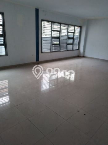 Gudang disewakan lokasi strategis Cengkareng Jakarta Barat 1000m2 Gudang disewakan lokasi strategis Cengkareng Jakarta Barat 1000m2