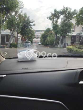 Disewakan! Rumah 3 Kamar Tidur &
3 Kamar Mandi di Green Lake City, Jakarta Barat Disewakan! Rumah 3 Kamar Tidur &
3 Kamar Mandi di Green Lake City, Jakarta Barat