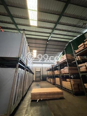 Gudang paling strategis disewakan di Jati Uwung Tangerang Gudang paling strategis disewakan di Jati Uwung Tangerang