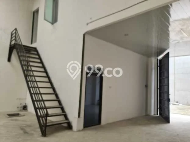 Gudang Lokasi Bisnis di Teluk Naga, Luas 165m², Jalur Strategis Gudang Lokasi Bisnis di Teluk Naga, Luas 165m², Jalur Strategis