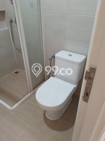 Disewakan! Rumah 3 Kamar Tidur &
3 Kamar Mandi di Green Lake City, Jakarta Barat Disewakan! Rumah 3 Kamar Tidur &
3 Kamar Mandi di Green Lake City, Jakarta Barat