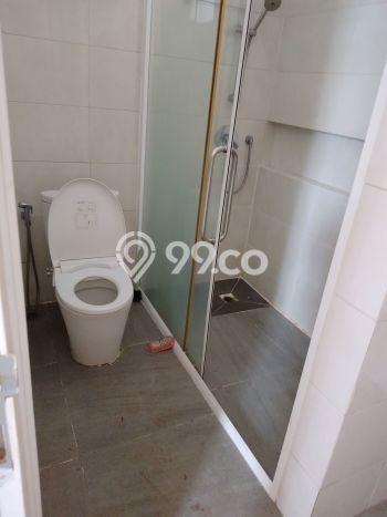 Disewakan! Rumah 3 Kamar Tidur &
3 Kamar Mandi di Green Lake City, Jakarta Barat Disewakan! Rumah 3 Kamar Tidur &
3 Kamar Mandi di Green Lake City, Jakarta Barat