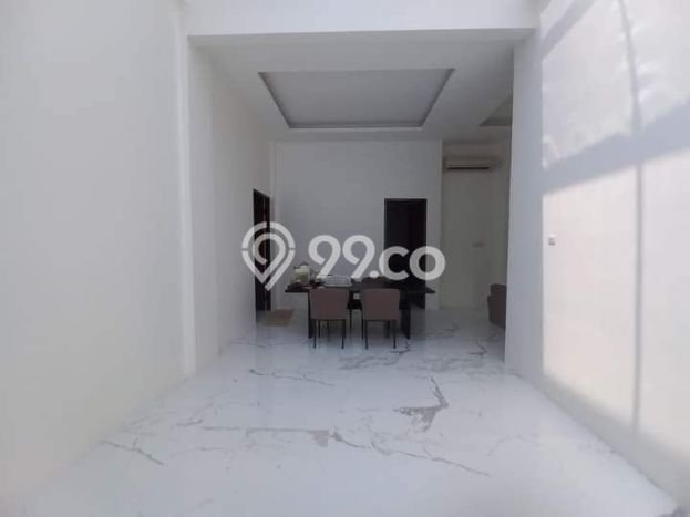 Dijual Rumah Luas Megah Dengan View Cantik di Simprug, Jakarta Selatan Dijual Rumah Luas Megah Dengan View Cantik di Simprug, Jakarta Selatan