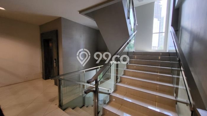 KAWASAN BISNIS! Kantor di Menteng, Luas 3500m2m², Lokasi Premium KAWASAN BISNIS! Kantor di Menteng, Luas 3500m2m², Lokasi Premium