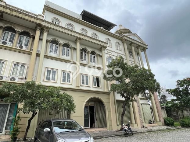 LOKASI STRATEGIS! Ruko di , Luas 1248m2m², Pengunjung Tinggi LOKASI STRATEGIS! Ruko di , Luas 1248m2m², Pengunjung Tinggi