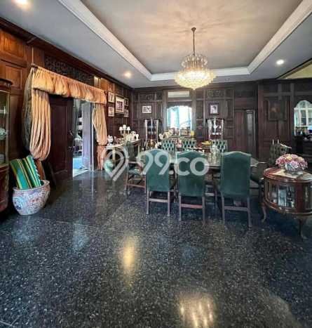 Rumah Luxury Modern Tanpa Renovasi di Senayan Jakarta Selatan Rumah Luxury Modern Tanpa Renovasi di Senayan Jakarta Selatan
