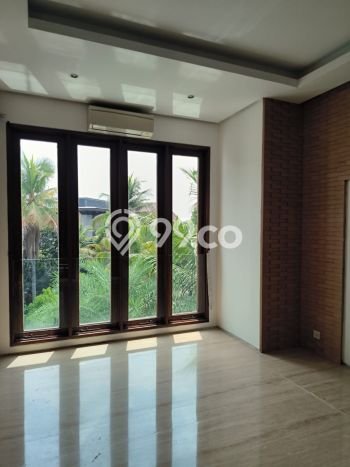 Dijual Rumah Mewah Elegan Dengan View Eksklusif di Pondok Indah, Jakarta Selatan Dijual Rumah Mewah Elegan Dengan View Eksklusif di Pondok Indah, Jakarta Selatan