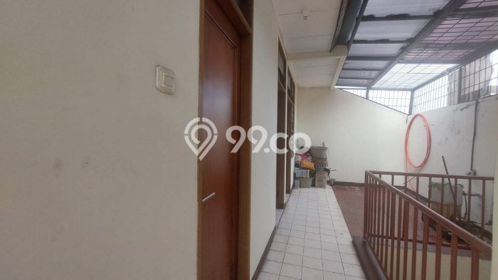 Hunian Eksklusif Siap Huni LT 307m2 di Ciracas, Jakarta Timur Hunian Eksklusif Siap Huni LT 307m2 di Ciracas, Jakarta Timur