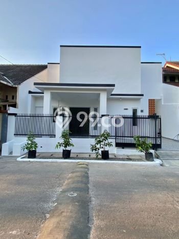 For Sale Hunian Rumah Terawat 4 Kamar di Galaxy, Bekasi For Sale Hunian Rumah Terawat 4 Kamar di Galaxy, Bekasi