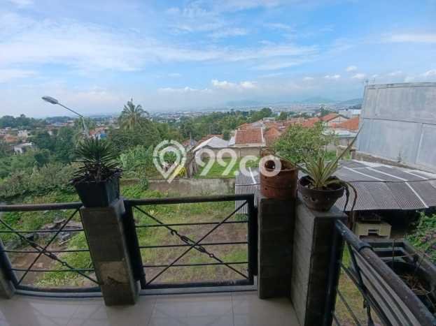 Rumah 4 Kamar Tidur Konsep Modern di , Dekat Fasilitas Umum, Bandung Rumah 4 Kamar Tidur Konsep Modern di , Dekat Fasilitas Umum, Bandung