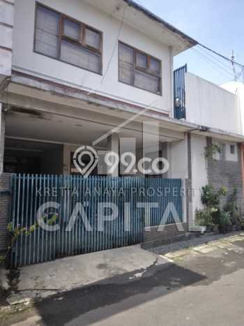 Rumah 4 Kamar Tidur Lokasi Premium di Kawasan Elite , Bandung Rumah 4 Kamar Tidur Lokasi Premium di Kawasan Elite , Bandung