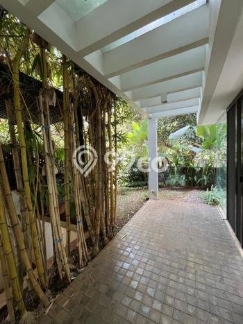 PRIME AREA! Rumah di SCBD, 3 KT, Lingkungan Elite, Luas 250m² LB 225m² PRIME AREA! Rumah di SCBD, 3 KT, Lingkungan Elite, Luas 250m² LB 225m²