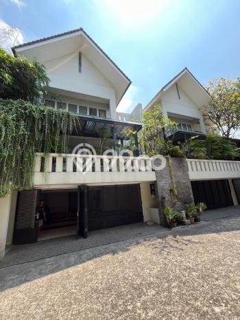 PRIME AREA! Rumah di SCBD, 3 KT, Lingkungan Elite, Luas 250m² LB 225m² PRIME AREA! Rumah di SCBD, 3 KT, Lingkungan Elite, Luas 250m² LB 225m²