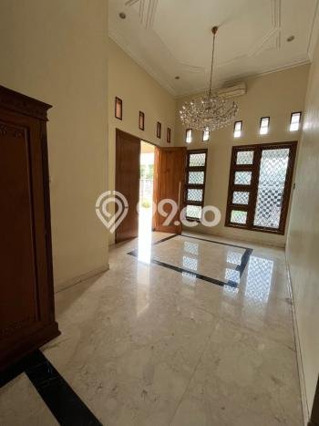 Rumah Elit Modern Tanpa Renovasi di Ciganjur Jakarta Selatan Rumah Elit Modern Tanpa Renovasi di Ciganjur Jakarta Selatan