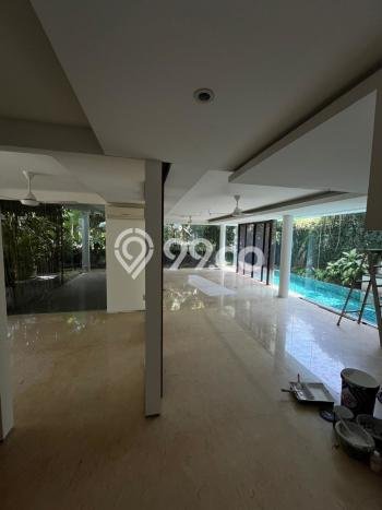 PRIME AREA! Rumah di SCBD, 3 KT, Lingkungan Elite, Luas 250m² LB 225m² PRIME AREA! Rumah di SCBD, 3 KT, Lingkungan Elite, Luas 250m² LB 225m²