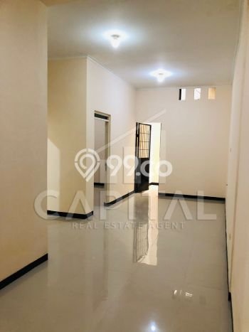 Rumah Modern 3 Kamar LT 135m2 di Taman Kopo Indah Rumah Modern 3 Kamar LT 135m2 di Taman Kopo Indah
