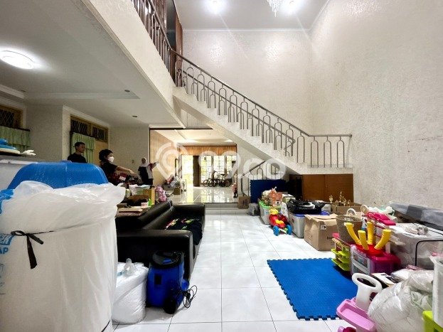 Rumah EXCLUSIVE di Tebet, Jakarta Selatan, LT 220m² LB 350m² KESEMPATAN TERBATAS! Rumah EXCLUSIVE di Tebet, Jakarta Selatan, LT 220m² LB 350m² KESEMPATAN TERBATAS!