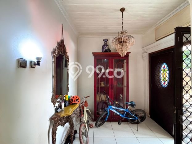Siap Huni Hunian Elit 5 Kamar di Tebet Dekat ke Mana Saja Siap Huni Hunian Elit 5 Kamar di Tebet Dekat ke Mana Saja