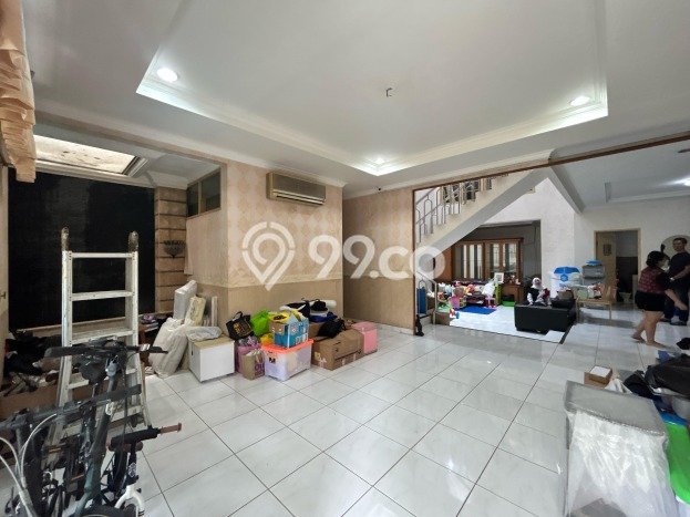 Rumah EXCLUSIVE di Tebet, Jakarta Selatan, LT 220m² LB 350m² KESEMPATAN TERBATAS! Rumah EXCLUSIVE di Tebet, Jakarta Selatan, LT 220m² LB 350m² KESEMPATAN TERBATAS!
