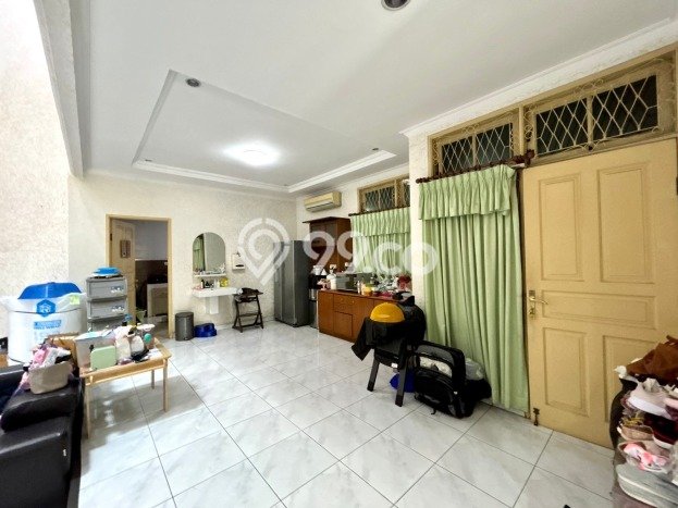 Rumah EXCLUSIVE di Tebet, Jakarta Selatan, LT 220m² LB 350m² KESEMPATAN TERBATAS! Rumah EXCLUSIVE di Tebet, Jakarta Selatan, LT 220m² LB 350m² KESEMPATAN TERBATAS!