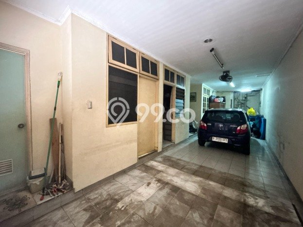 Rumah EXCLUSIVE di Tebet, Jakarta Selatan, LT 220m² LB 350m² KESEMPATAN TERBATAS! Rumah EXCLUSIVE di Tebet, Jakarta Selatan, LT 220m² LB 350m² KESEMPATAN TERBATAS!