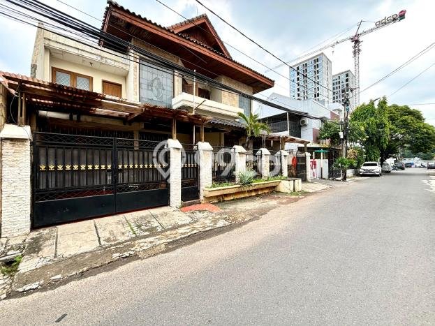Siap Huni Hunian Elit 5 Kamar di Tebet Dekat ke Mana Saja Siap Huni Hunian Elit 5 Kamar di Tebet Dekat ke Mana Saja