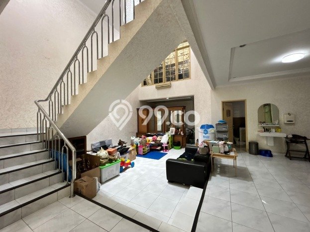 Rumah EXCLUSIVE di Tebet, Jakarta Selatan, LT 220m² LB 350m² KESEMPATAN TERBATAS! Rumah EXCLUSIVE di Tebet, Jakarta Selatan, LT 220m² LB 350m² KESEMPATAN TERBATAS!