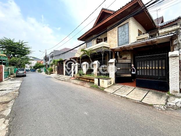 Siap Huni Hunian Elit 5 Kamar di Tebet Dekat ke Mana Saja Siap Huni Hunian Elit 5 Kamar di Tebet Dekat ke Mana Saja
