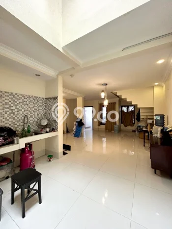 Rumah Idaman Modern! Rumah 2 Lantai di Tebet, Jakarta Selatan, Luas 90m² LB 150m² Rumah Idaman Modern! Rumah 2 Lantai di Tebet, Jakarta Selatan, Luas 90m² LB 150m²