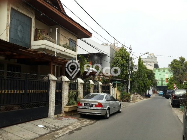 Siap Huni Hunian Elit 5 Kamar di Tebet Dekat ke Mana Saja Siap Huni Hunian Elit 5 Kamar di Tebet Dekat ke Mana Saja