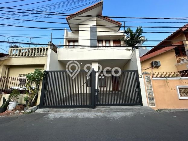 Rumah Idaman Modern! Rumah 2 Lantai di Tebet, Jakarta Selatan, Luas 90m² LB 150m² Rumah Idaman Modern! Rumah 2 Lantai di Tebet, Jakarta Selatan, Luas 90m² LB 150m²