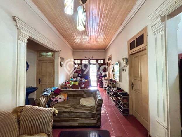 Siap Huni Hunian Elit 5 Kamar di Tebet Dekat ke Mana Saja Siap Huni Hunian Elit 5 Kamar di Tebet Dekat ke Mana Saja