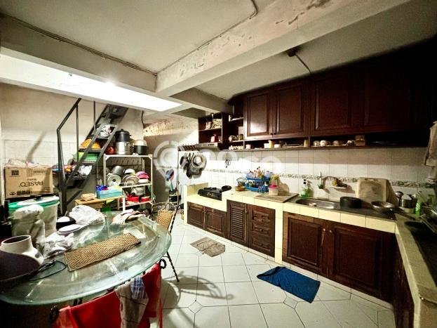 Siap Huni Hunian Elit 5 Kamar di Tebet Dekat ke Mana Saja Siap Huni Hunian Elit 5 Kamar di Tebet Dekat ke Mana Saja