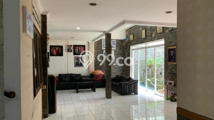 Rumah Modern 5 Kamar LT 252m2 di Setiabudi Rumah Modern 5 Kamar LT 252m2 di Setiabudi