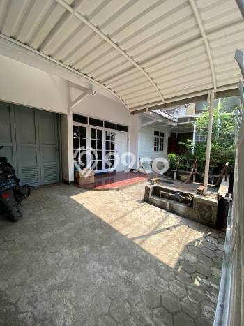 Rumah Elit Modern Tanpa Renovasi di Buah Batu Bandung Rumah Elit Modern Tanpa Renovasi di Buah Batu Bandung