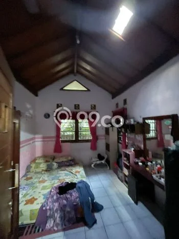 LOKASI PREMIUM! Rumah Strategis di Arcamanik, LT 241m2m² Bangunan 121m2m² LOKASI PREMIUM! Rumah Strategis di Arcamanik, LT 241m2m² Bangunan 121m2m²