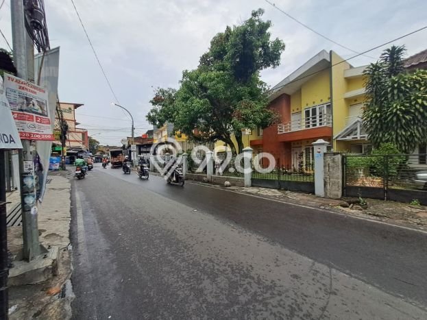 Rumah Elit LB 210m2 Siap Huni Desain Elegan di Cigadung, Bandung Rumah Elit LB 210m2 Siap Huni Desain Elegan di Cigadung, Bandung