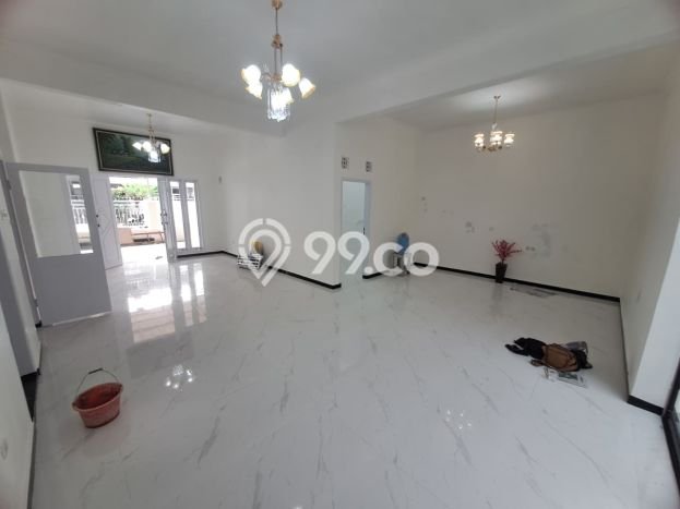 Rumah Luas Asri 6 KT Siap Huni di Buah Batu Bandung Rumah Luas Asri 6 KT Siap Huni di Buah Batu Bandung