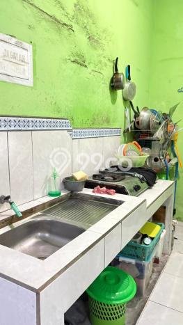 Rumah Kost untuk Dijual di Jaten dengan 4 KT, 2 KM, Luas 90m2 Rumah Kost untuk Dijual di Jaten dengan 4 KT, 2 KM, Luas 90m2