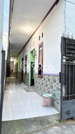 Rumah Kost untuk Dijual di Jaten dengan 4 KT, 2 KM, Luas 90m2 Rumah Kost untuk Dijual di Jaten dengan 4 KT, 2 KM, Luas 90m2
